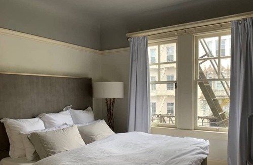 Pacific Heights Apartment | Charming Home in Pacific Heights 🌞