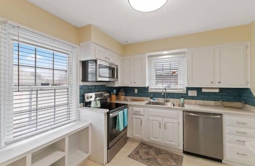 Speedway House | Charming Home in Speedway. King Beds. Pet Friendly!