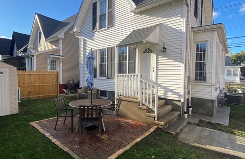 Bridgeport House | Charming Home in Seaside