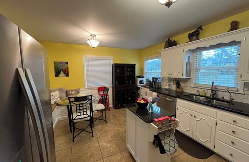 Bel-air Heights House | Charming home in a safe, conveniently located area near Meadowbrook Park