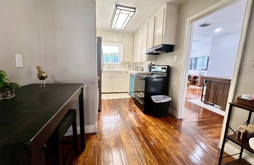 Del Mar House | Charming Home Near Ocean Dr. Pool, BBQ, Coffee Bar & More!
