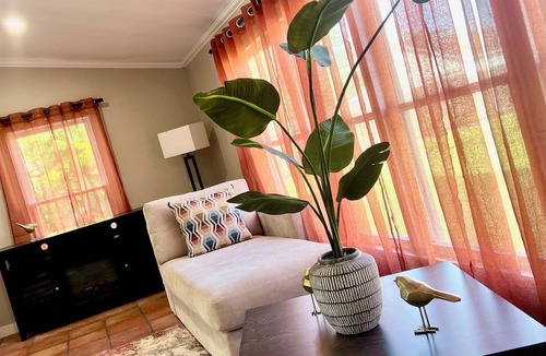 Del Mar House | Charming Home Near Ocean Dr. Pool, BBQ, Coffee Bar & More!
