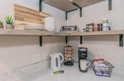 Arlington Heights House | Charming Home Near Dickies+Free Biweekly Clean+KING Bed+Fully Furnished