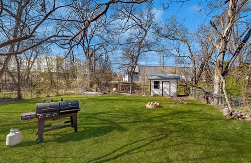 Cherrywood House | Charming home near downtown Austin with grill, streaming, washer/dryer, & AC