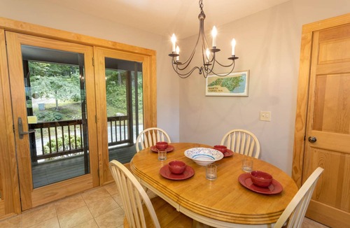 Apple Ridge Cabin | Charming Home near Downtown