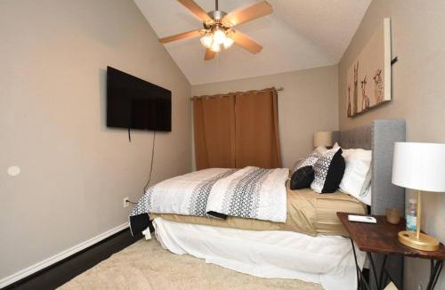 Atascocita House | Charming Home Near IAH, Minutes from Malls