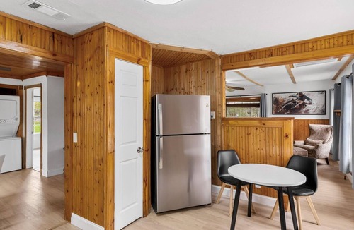 River Oaks Apartment | Charming Home Near Stockyards & Trinity Trails Central Fort Worth