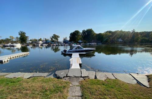 Saugerties South House | Charming Home on Esopus Creek