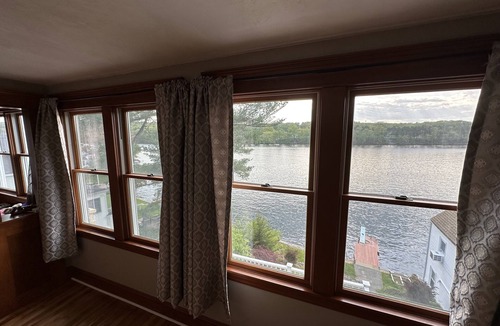 Shrewsbury House | Charming home on Lake Quinsigamond!