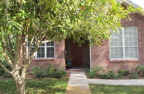 Bartow House | Charming Home on Oak lined street in Historic District