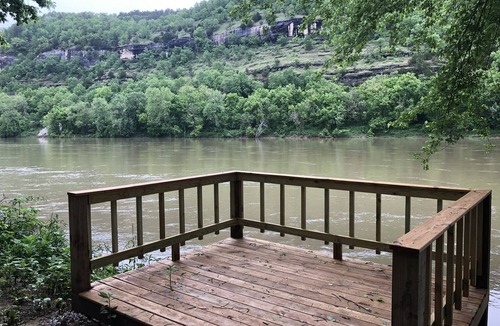 Mountain View House | Charming home on the White River - escape & enjoy Arkansas’s great outdoors!