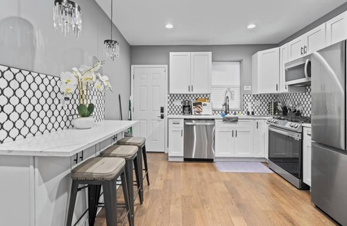 Downtown Baltimore House | Charming Home: Parking, Sleeps 10, WFH Space