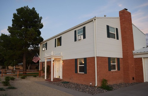 Mesilla Park House | Charming home, quiet neighborhood, close to NMSU & Convention Center