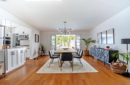 Sherman Oaks House | Charming home Universal pool hot tub
