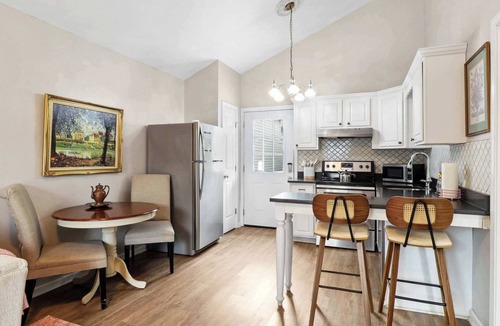 Dixon Park House | Charming Home | Victorian District