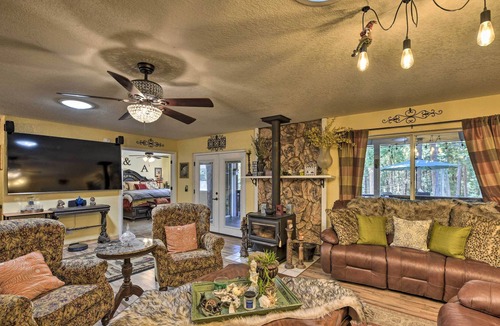 Glencoe House | Charming Home w/ Deck - 16 Mi to Sutter Creek!