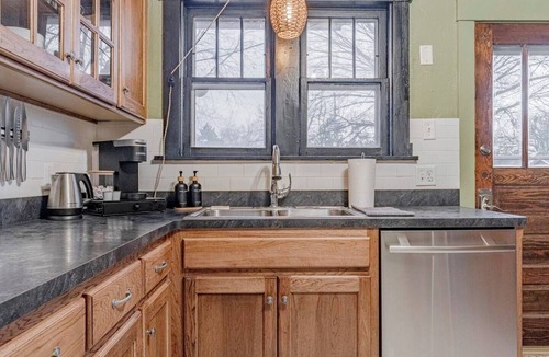 Manhattan House | Charming Home w/Fire Pit & Fenced Yard!