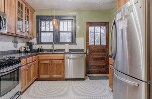 Manhattan House | Charming Home w/Fire Pit & Fenced Yard!