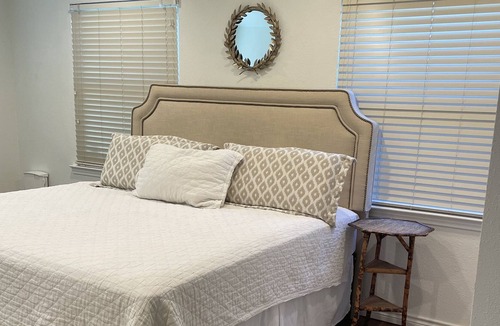 Boerne House | Charming Home w Pool, backs up to Main St Boerne