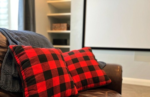 Ammon House | Charming Home w/Table for 12, Theater, Fireplace