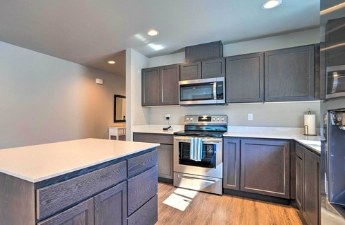 East Wenatchee House | Charming Home w/Mtn & Columbia River Views!