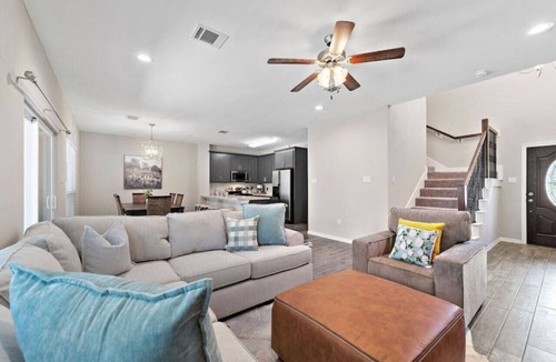 West Livingston House | Charming Home with Lake Views & Private Pool
