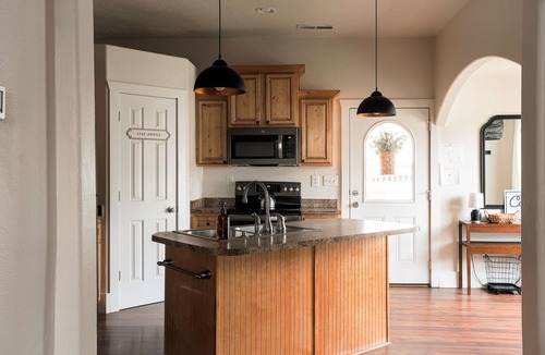 Kanab House | Charming home walking distance from downtown Kanab, w/King Suite