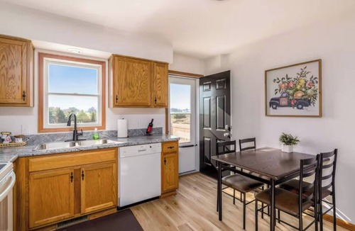 Homerville House | Charming home with BBQ grill