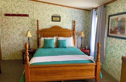 Grafton House | Charming Home with Country Views