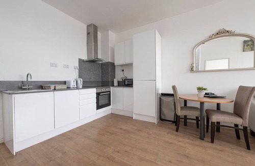 Smethwick Apartment | Charming home with gym access in West Bromwich