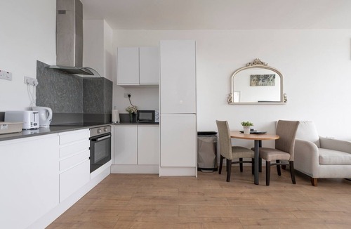 Smethwick Apartment | Charming home with gym access in West Bromwich