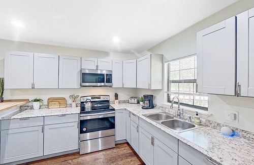 Blanco Cabin | Charming home with grill, full kitchen, central AC, & W/D