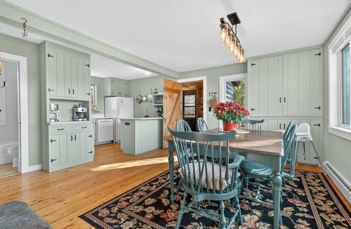 Whitingham Cabin | Charming Home with Lake and Mountain View