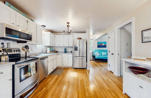 Osterville House | Charming home with open layout, deck, grill, AC, W/D, & yard