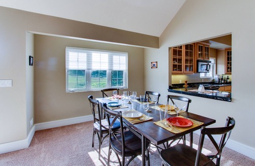 Bandon House | Charming home with tranquil & private deck - one block to beach