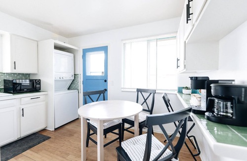 Kipling House | Charming Home ~ with Firepit!~ Near Red Rocks, Downtown