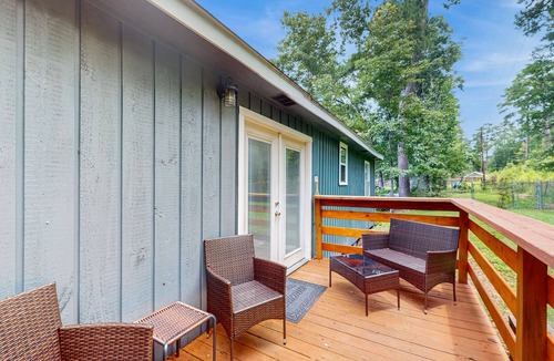 Hillister House | Charming home with wooden porch, streaming, washer/dryer, AC