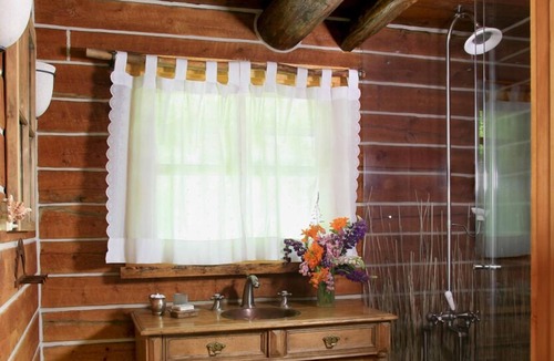 Ketchum Cottage | Charming Honeymoon Cottage