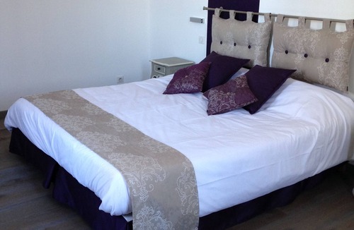 Oeyreluy Hotel | Charming Hotel Room