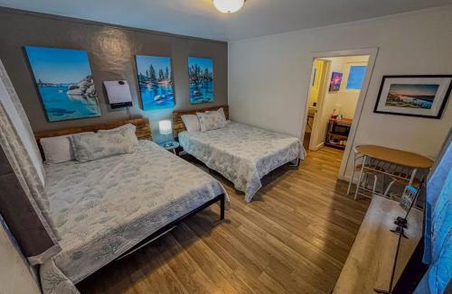 Kings Beach Ski Chalet | Charming hotel with lakeview golf skiing WiFi & Netflix
