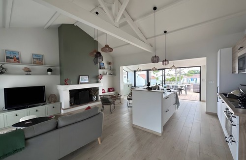 La Tranche-sur-Mer Villa | Charming House with Heated Pool