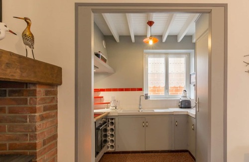 Saint-Pair-sur-Mer Cottage | Charming house with garden near beach, Wifi, pets allowed