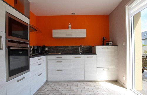 Saint-Pair-sur-Mer Cottage | Charming house in St Pair sur Mer with WiFi and enclosed garden