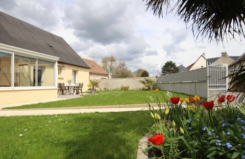 Saint-Pair-sur-Mer Cottage | Charming house in St Pair sur Mer with WiFi and enclosed garden