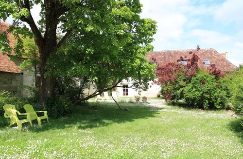 Verneuil-sur-Indre House | Charming house with large heated pool