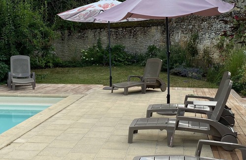 Verneuil-sur-Indre House | Charming house with large heated pool