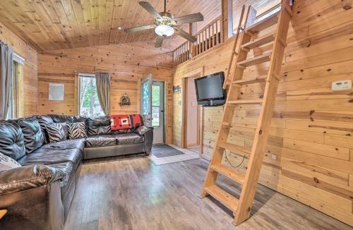Prudenville House | Charming Houghton Lake Cottage with Backyard!