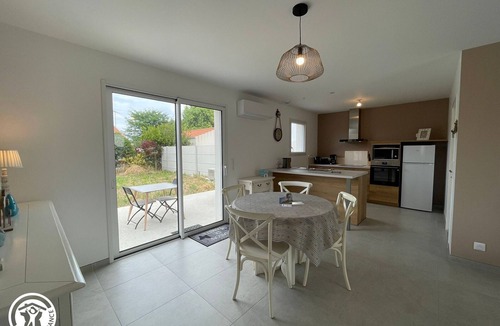 La Barre-de-Monts Cottage | Charming house with terrace in La Barre-de-Monts