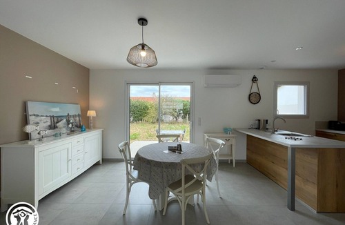 La Barre-de-Monts Cottage | Charming house with terrace in La Barre-de-Monts