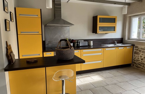 La Ville-es-Nonais House | Charming house located between land and sea